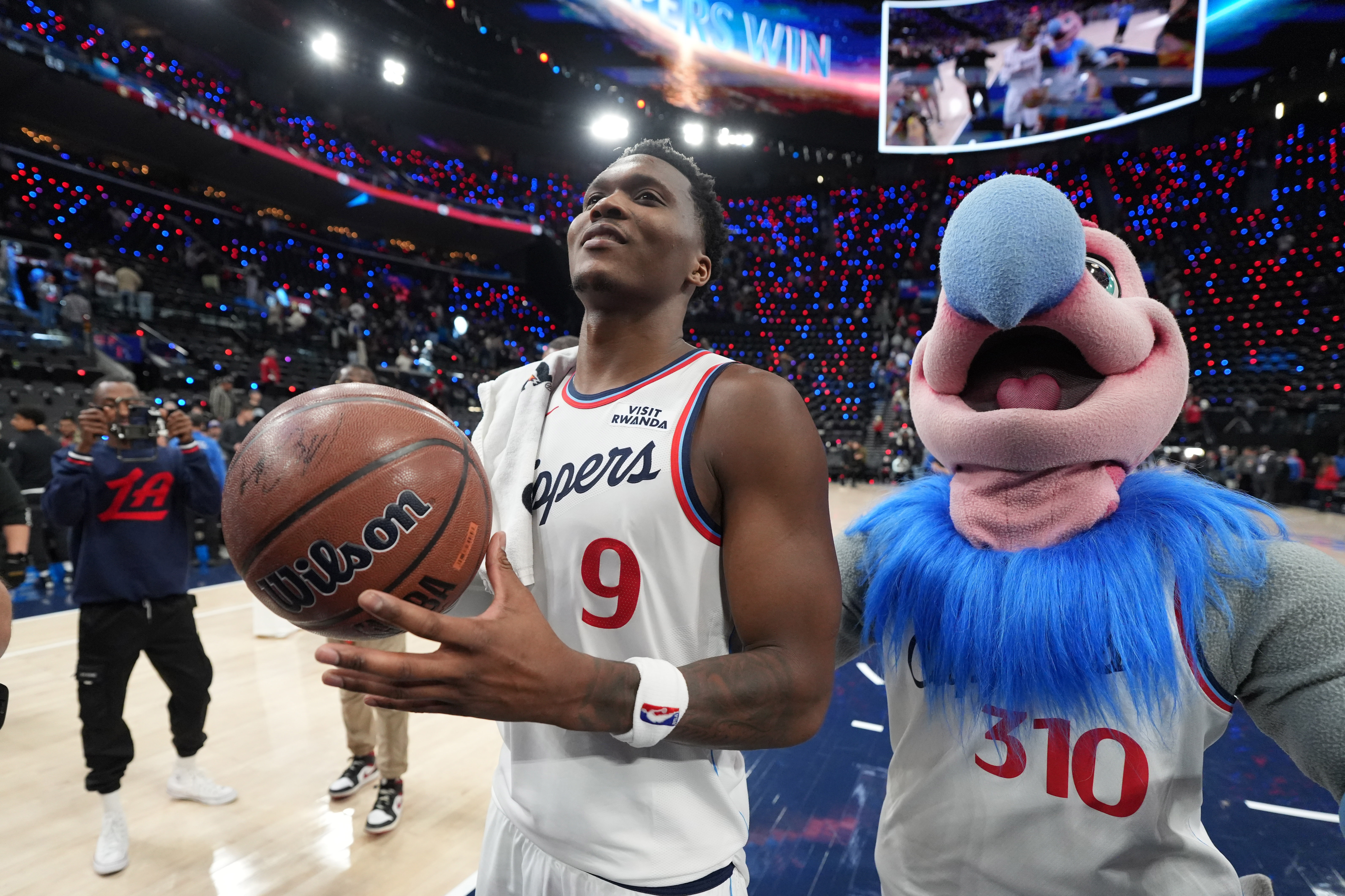 DB真人-卡莱尔：我都说多少遍了 马瑟林是天生的得分机器 得分就这么轻松